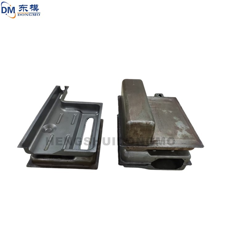 Ħardwer Huwa Adattat Għal Forom Ta 'Partijiet Diversi tal-Karozzi; Personalizzazzjoni Huwa Appoġġjat; Tank tal-Ilma tal-metall U Manifattura tal-Mould tal-Baċir.