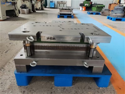 Personalizzabbli Stainless Steel Deep Drawing Metal Stamping Die Manifattur